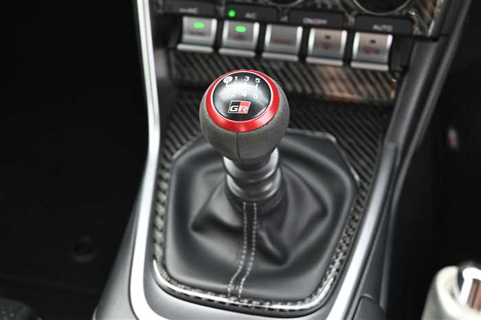 2022 Toyota 86 3BA-ZN8 (UW-69f5a9e0bc2aa)[21]
