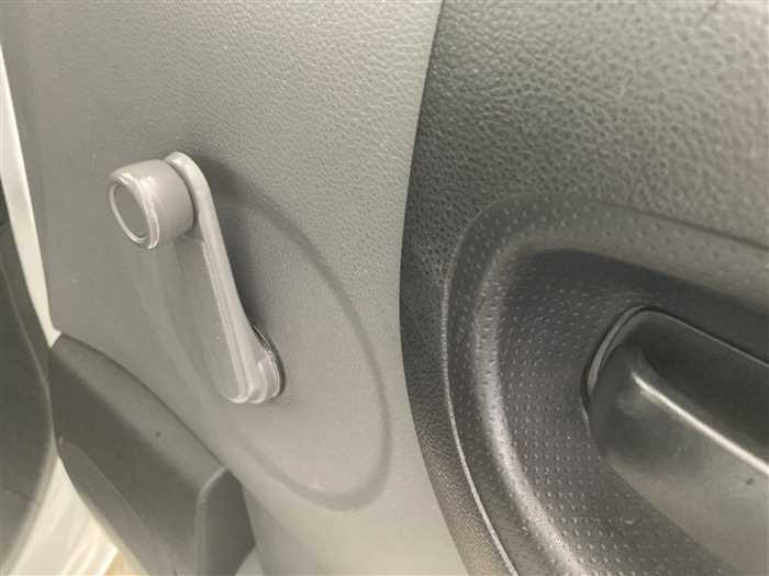2013 Nissan NV200 Vanette DBF-VM20 (UW-69f5a9e19d4df)[17]