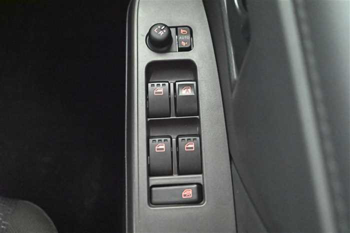 2021 Toyota Roomy 5BA-M900A (UW-69f5a9e1bb47c)[24]