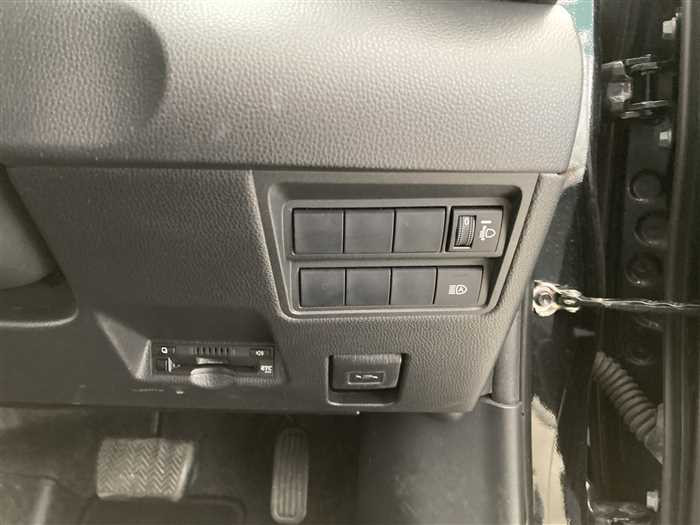 2021 Toyota Yaris 5BA-KSP210 (UW-69f5a9e285b67)[17]