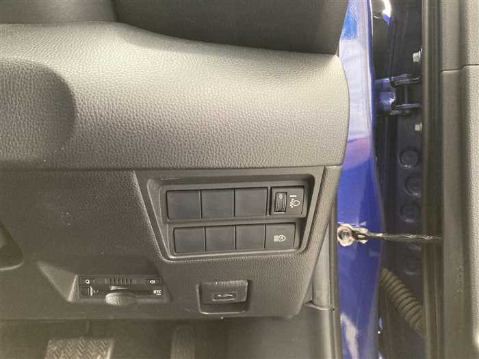 2021 Toyota Yaris 5BA-KSP210 (UW-69f5a9e2d43d4)[17]