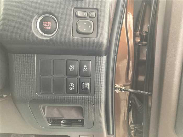 2016 Toyota Porte DBA-NSP141 (UW-69f5a9e376bf6)[17]