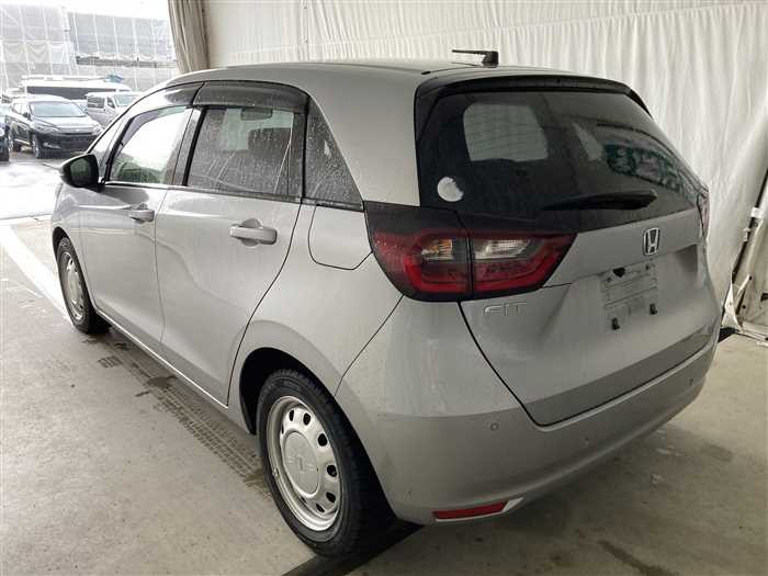 2021 Honda Fit Hybrid 6AA-GR3 (UW-69f5a9e35ba8c)[3]