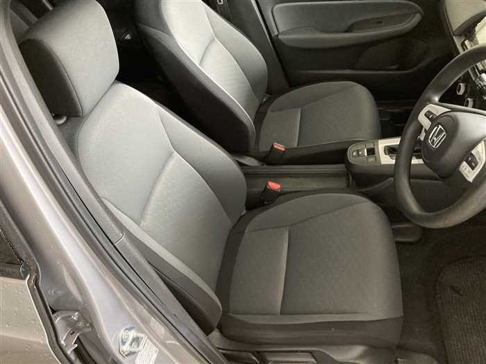 2021 Honda Fit Hybrid 6AA-GR3 (UW-69f5a9e35ba8c)[9]