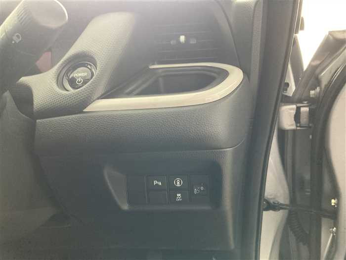 2021 Honda Fit Hybrid 6AA-GR3 (UW-69f5a9e35ba8c)[17]