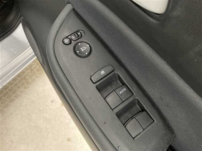 2021 Honda Fit Hybrid 6AA-GR3 (UW-69f5a9e35ba8c)[18]