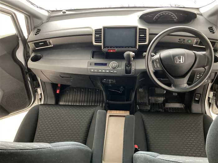 2015 Honda Freed Spike DBA-GB3 (UW-69f5a9e3f1fbd)[14]