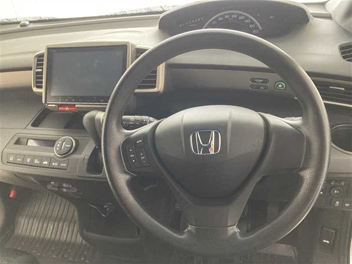 2015 Honda Freed Spike DBA-GB3 (UW-69f5a9e3f1fbd)[15]