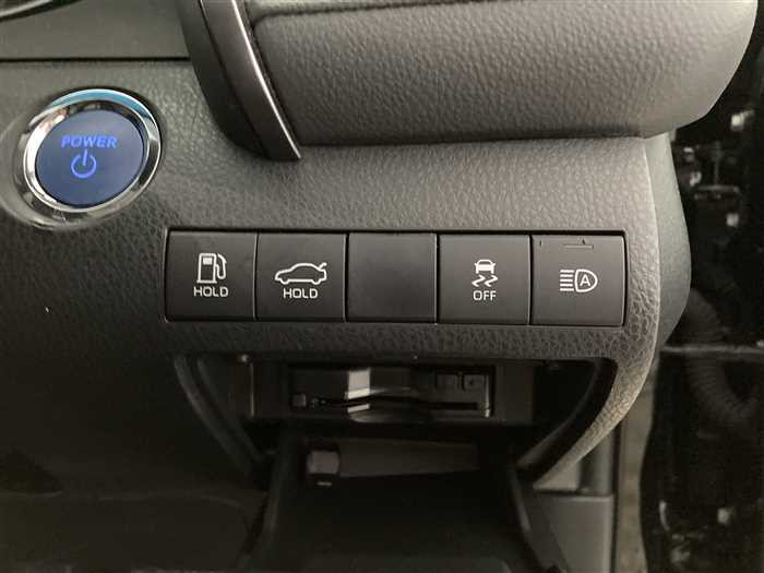 2021 Toyota Camry Hybrid 6AA-AXVH70 (UW-69f5a9e7769aa)[17]