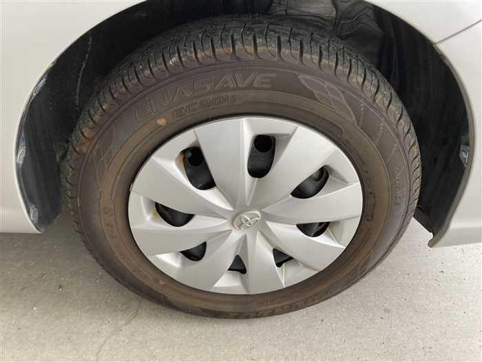 2015 Toyota Corolla Axio DBA-NRE160 (UW-69f5a9e77a90e)[7]