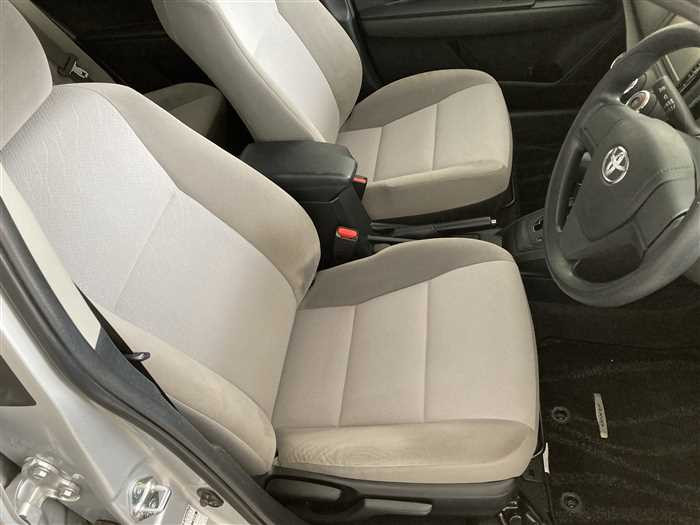 2015 Toyota Corolla Axio DBA-NRE160 (UW-69f5a9e77a90e)[9]