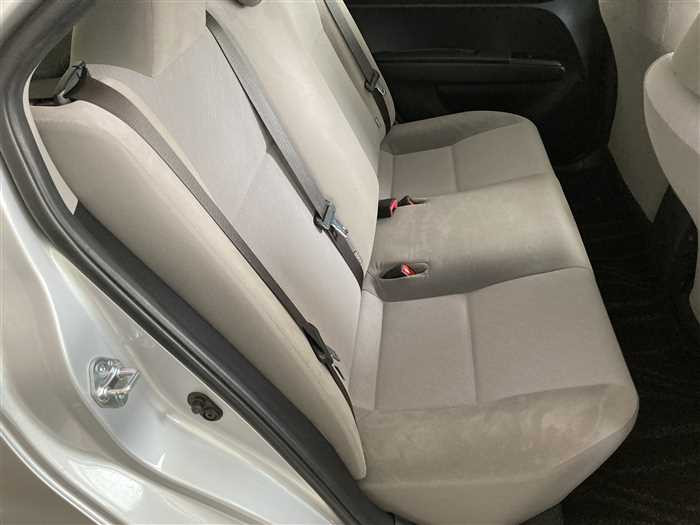 2015 Toyota Corolla Axio DBA-NRE160 (UW-69f5a9e77a90e)[10]