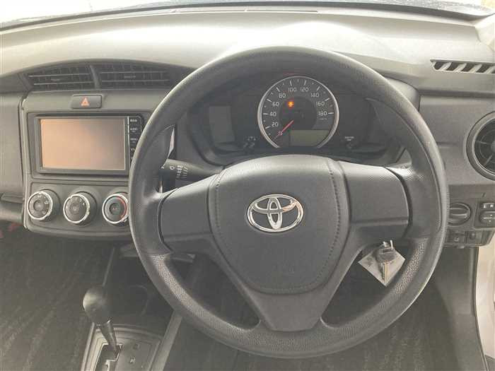 2015 Toyota Corolla Axio DBA-NRE160 (UW-69f5a9e77a90e)[16]
