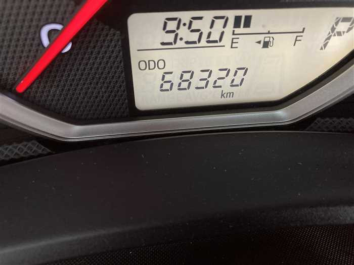 2015 Toyota Corolla Axio DBA-NRE160 (UW-69f5a9e77a90e)[23]