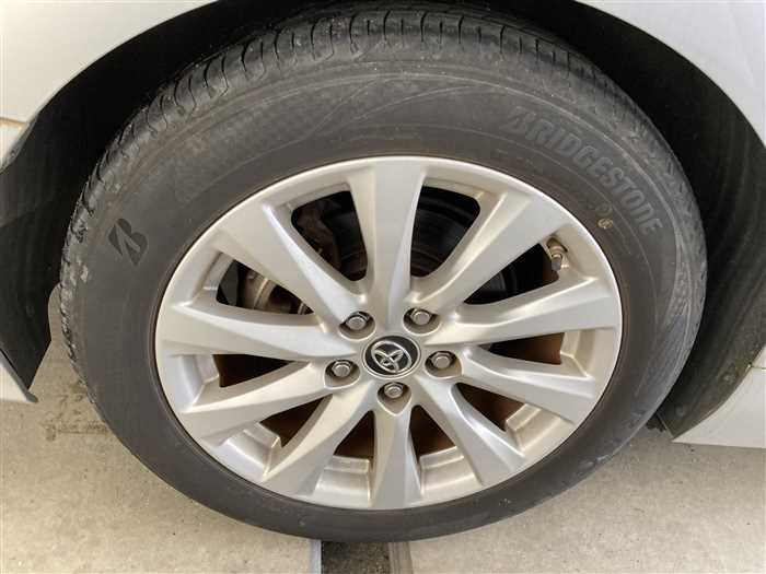 2017 Toyota Camry Hybrid DAA-AXVH70 (UW-69f5a9efaa98b)[8]