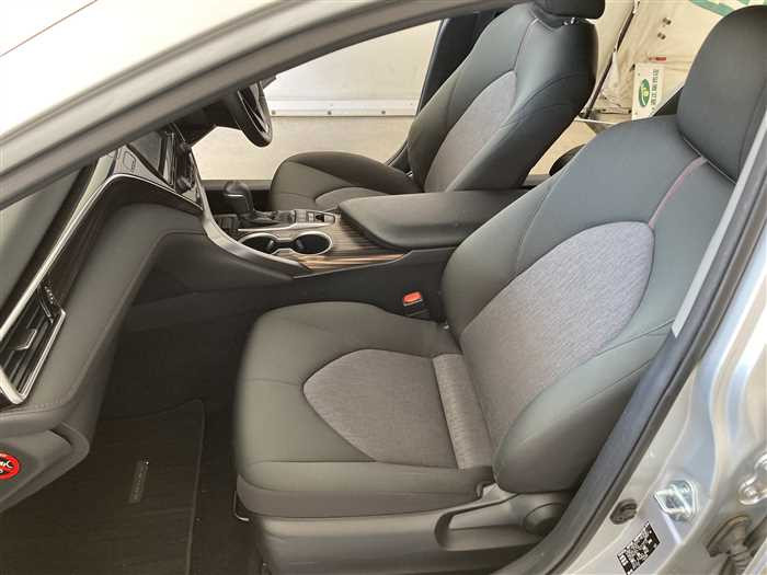 2017 Toyota Camry Hybrid DAA-AXVH70 (UW-69f5a9efaa98b)[14]
