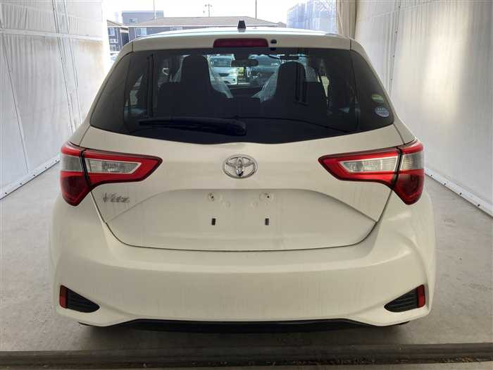 2017 Toyota Vitz DBA-NSP130 (UW-69f5a9f0a04dc)[5]