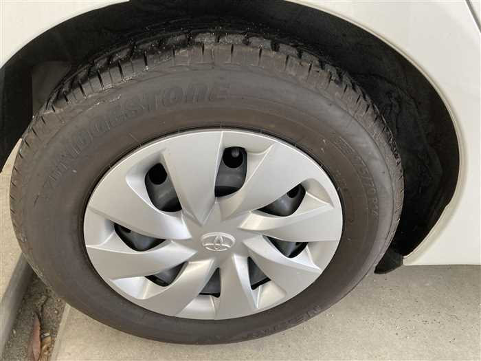2017 Toyota Vitz DBA-NSP130 (UW-69f5a9f0a04dc)[8]