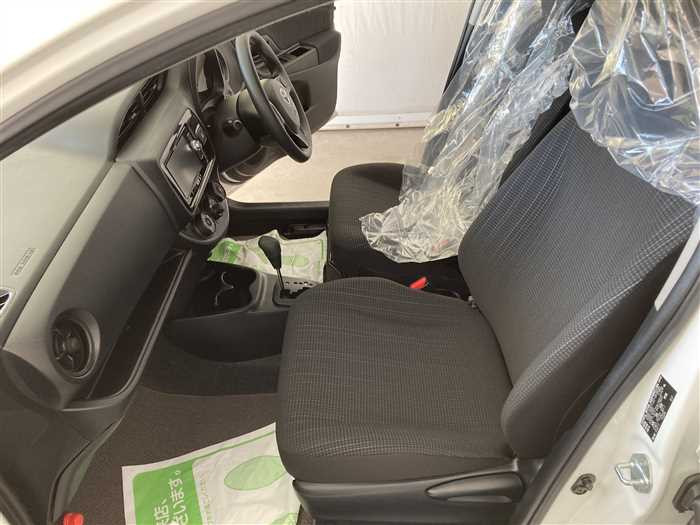 2017 Toyota Vitz DBA-NSP130 (UW-69f5a9f0a04dc)[14]