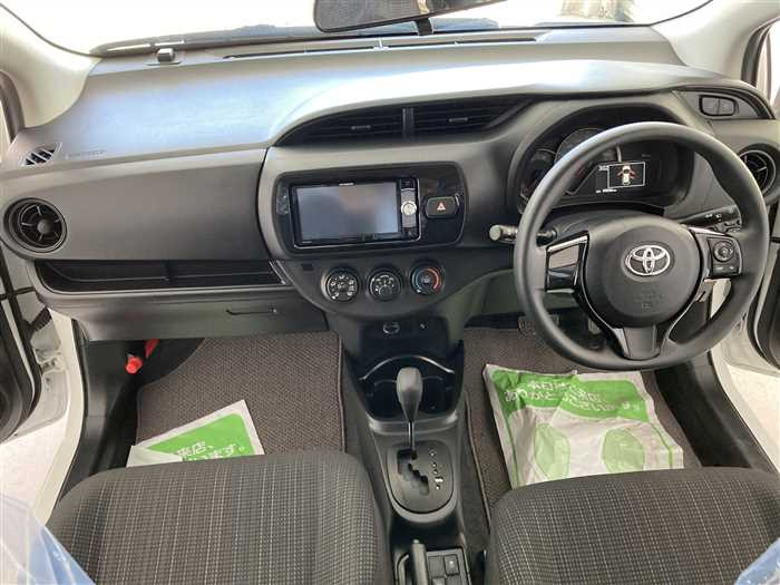 2017 Toyota Vitz DBA-NSP130 (UW-69f5a9f0a04dc)[15]