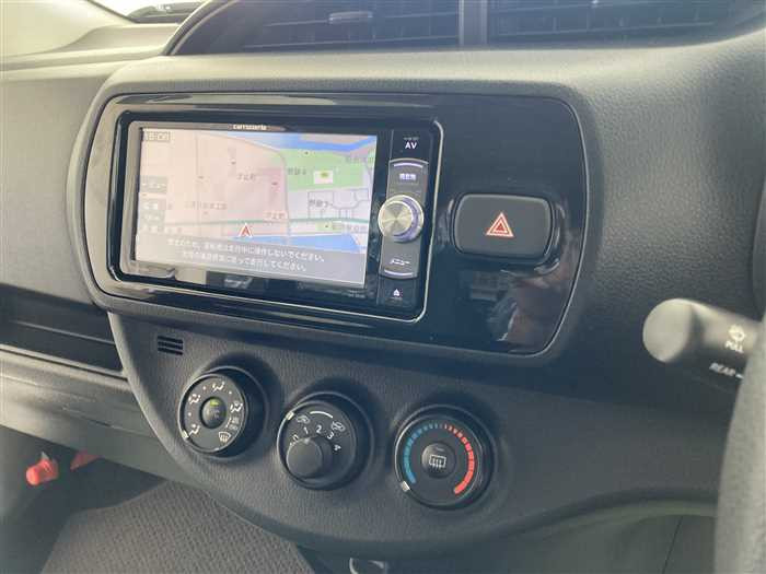 2017 Toyota Vitz DBA-NSP130 (UW-69f5a9f0a04dc)[18]