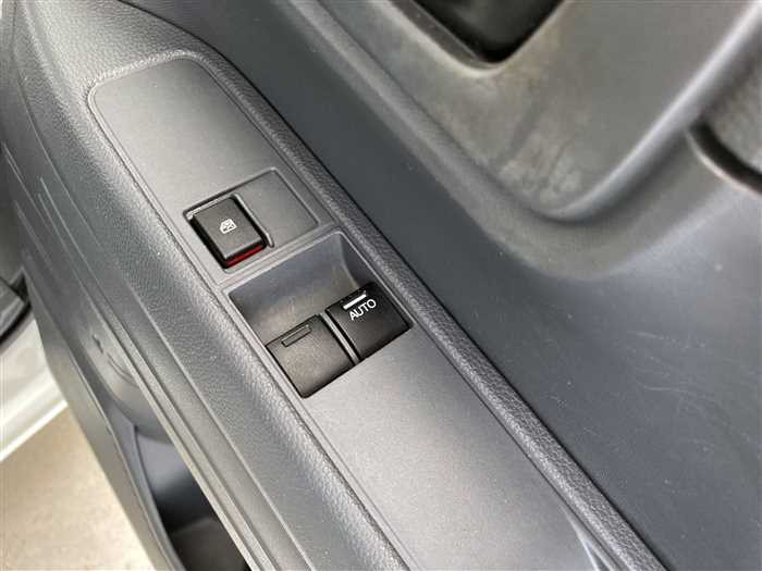 2019 Honda N-VAN HBD-JJ2 (UW-69f5a9f1214a8)[17]