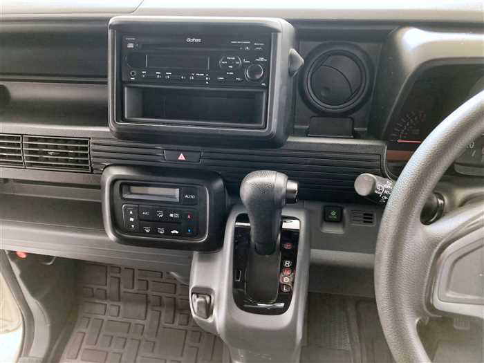 2019 Honda N-VAN HBD-JJ2 (UW-69f5a9f1214a8)[18]
