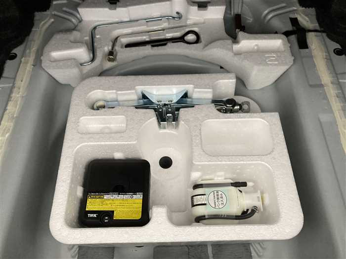 2021 Toyota Corolla Axio 5BA-NRE161 (UW-69f5a9f5cc136)[12]