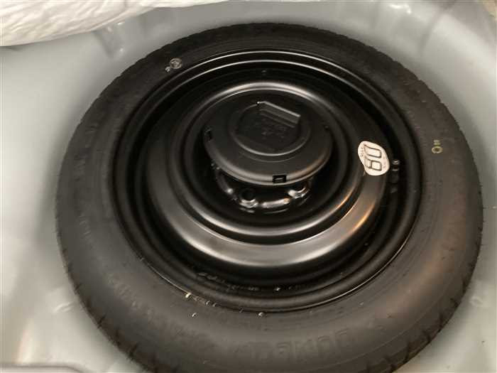 2020 Nissan JUKE DBA-YF15 (UW-69f5a9f792679)[12]