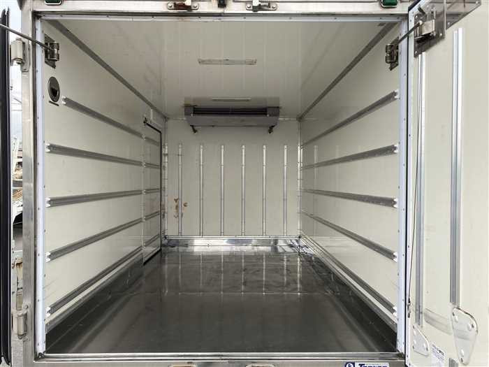 2015 Mitsubishi Canter TPG-FBA00 (UW-69f5a9fba63ed)[12]