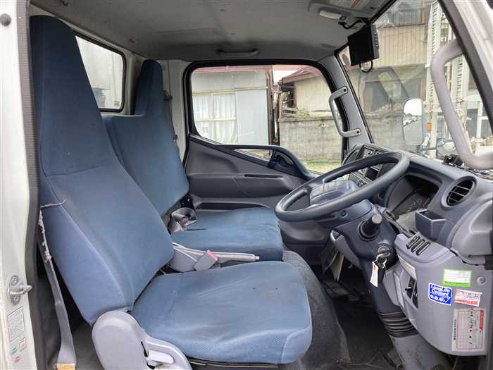 2015 Mitsubishi Canter TPG-FBA00 (UW-69f5a9fba63ed)[14]