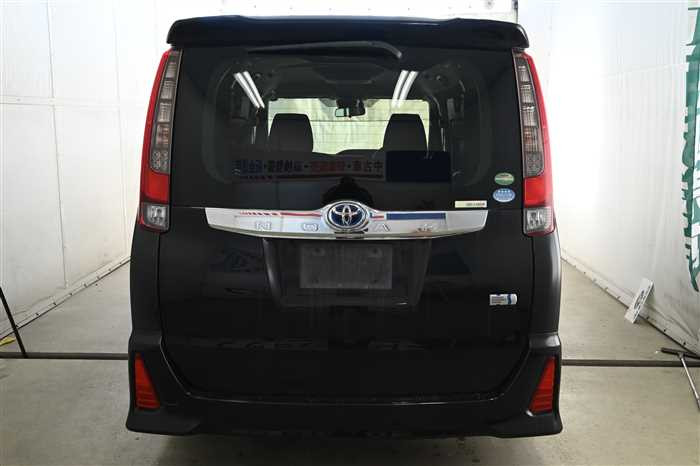 2016 Toyota Noah DAA-ZWR80W (UW-69f5a9fbea8e6)[5]
