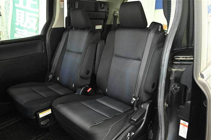 2016 Toyota Noah DAA-ZWR80W (UW-69f5a9fbea8e6)[10]