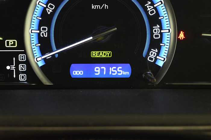 2016 Toyota Noah DAA-ZWR80W (UW-69f5a9fbea8e6)[27]