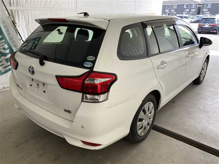 2016 Toyota Corolla Fielder DAA-NKE165G (UW-69f5a9fd935a9)[1]