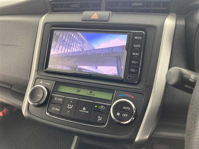 2016 Toyota Corolla Fielder DAA-NKE165G (UW-69f5a9fd935a9)[21]