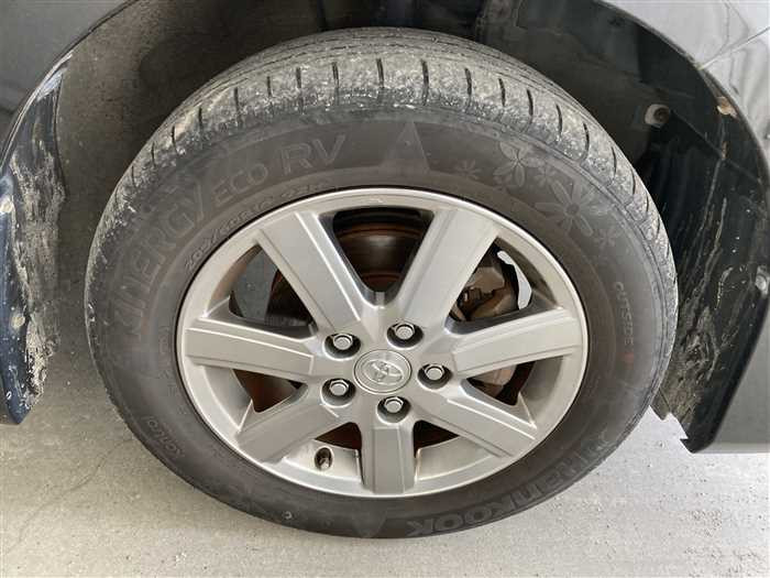 2009 Toyota Voxy DBA-ZRR70W (UW-69f5a9fe61337)[7]
