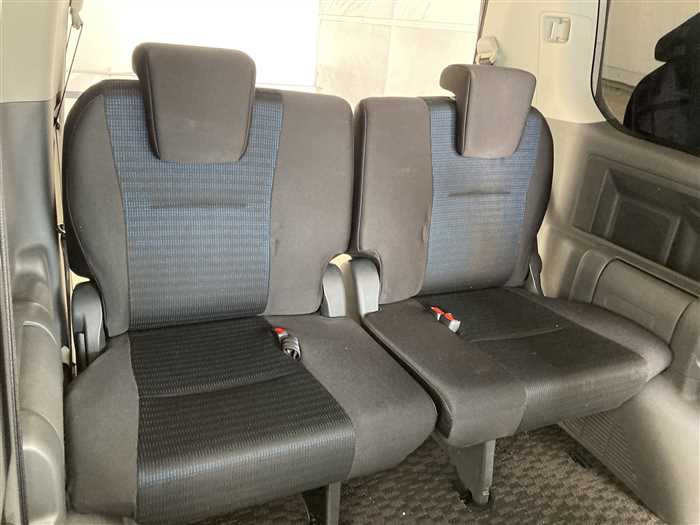 2009 Toyota Voxy DBA-ZRR70W (UW-69f5a9fe61337)[11]