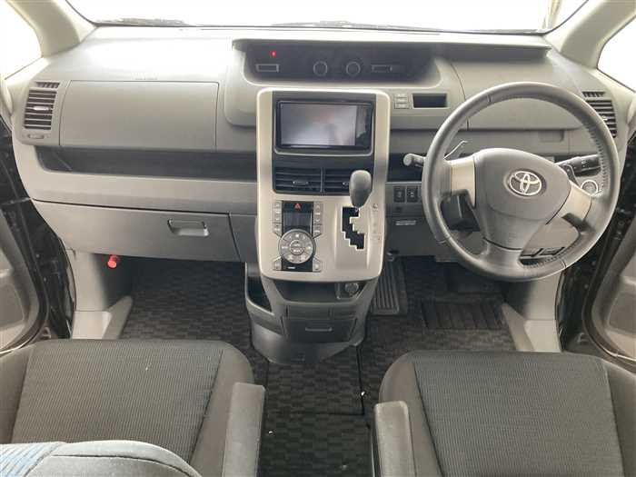 2009 Toyota Voxy DBA-ZRR70W (UW-69f5a9fe61337)[16]