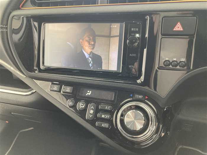 2016 Toyota Aqua DAA-NHP10 (UW-6a0e6860bc922)[21]