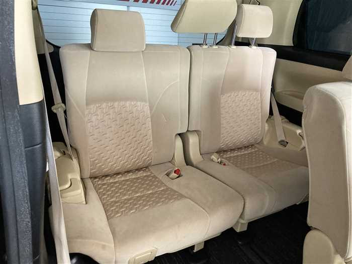 2017 Toyota Alphard Hybrid DAA-AYH30W (UW-69f5a9ff899d1)[11]