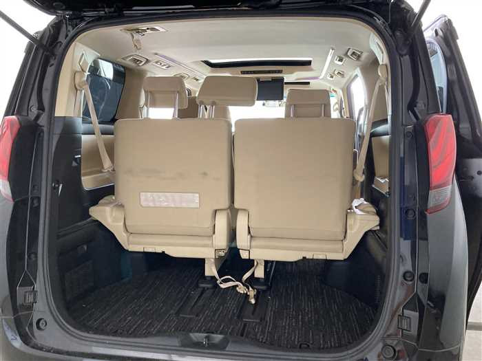 2017 Toyota Alphard Hybrid DAA-AYH30W (UW-69f5a9ff899d1)[12]