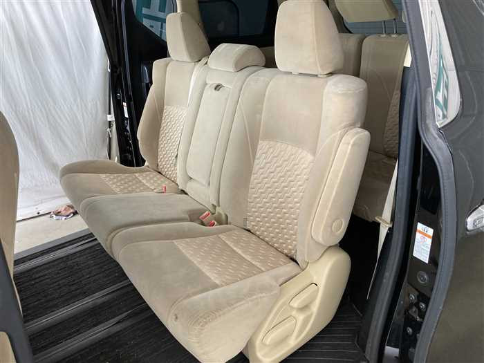 2017 Toyota Alphard Hybrid DAA-AYH30W (UW-69f5a9ff899d1)[14]