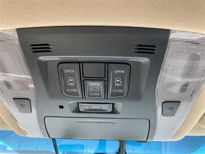 2017 Toyota Alphard Hybrid DAA-AYH30W (UW-69f5a9ff899d1)[24]