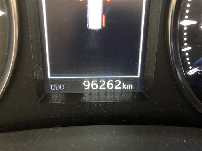 2017 Toyota Alphard Hybrid DAA-AYH30W (UW-69f5a9ff899d1)[27]