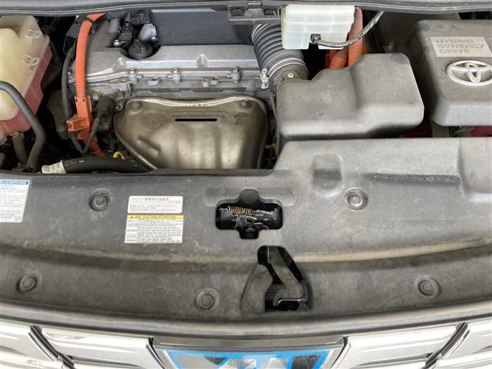 2017 Toyota Alphard Hybrid DAA-AYH30W (UW-69f5a9ff899d1)[28]