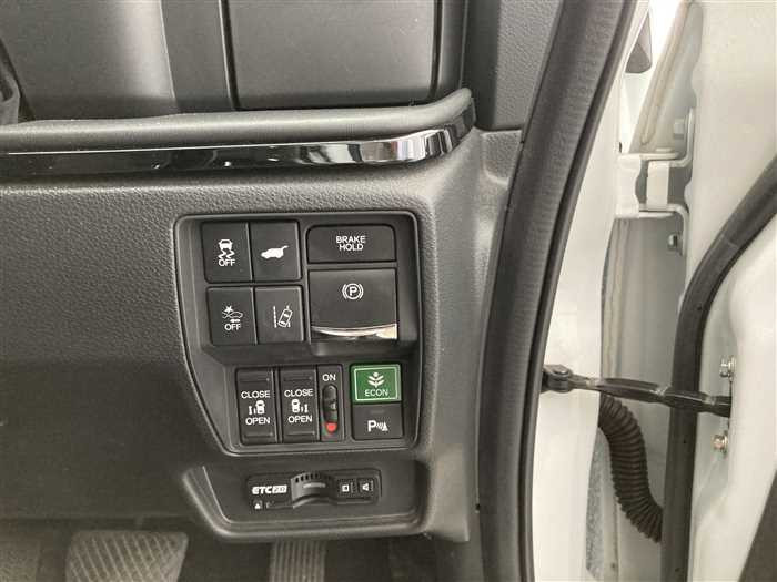 2021 Honda Odyssey Hybrid 6AA-RC4 (UW-69f5a9ffe8e24)[19]