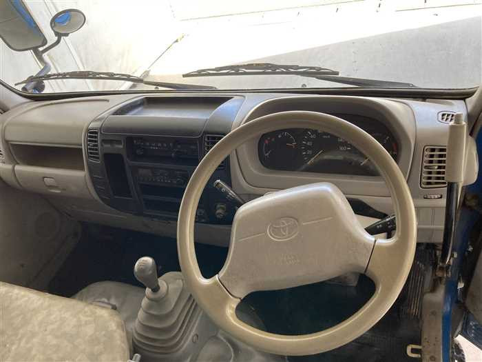 2005 Toyota Dyna PB-XZU351D (UW-69f5aa00c2221)[17]