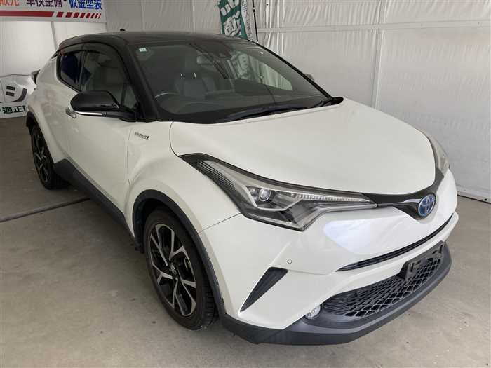 2018 Toyota C-HR DAA-ZYX10 (UW-69f5aa029df70)[2]