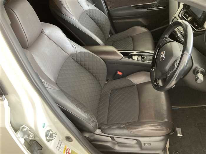 2018 Toyota C-HR DAA-ZYX10 (UW-69f5aa029df70)[10]